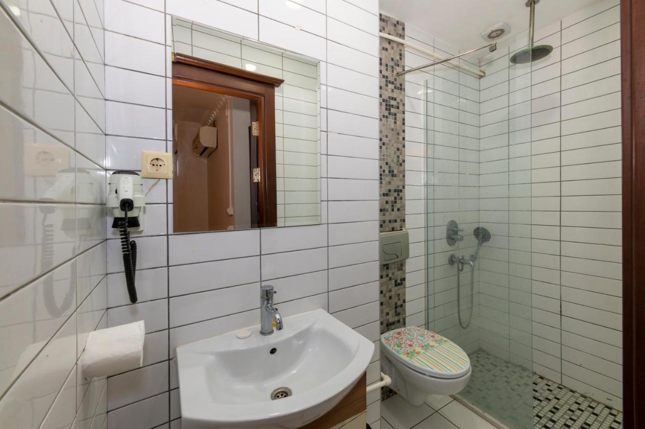 Grand Opera Hotel Provincia di Provincia di Istanbul Esterno foto